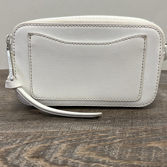 SOLD IN STORE Marc Jacobs White “The Snapshot” Camera Crossbody Bag - Picture 5 of 9